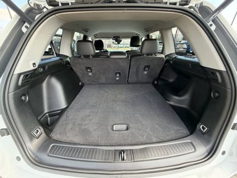 Used 2023 Jeep Grand Cherokee Limited image 33