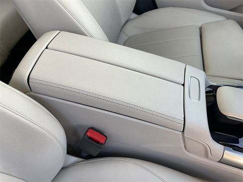 Used 2020 Mercedes-Benz GLB 250 4MATIC image 31