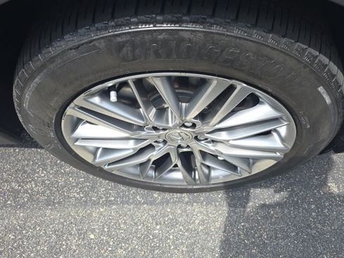 Used 2024 Acura MDX SH-AWD w/ Advance Package image 25