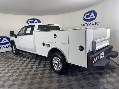 Used 2024 Chevrolet Silverado 2500 LT w/ Convenience Package image 6