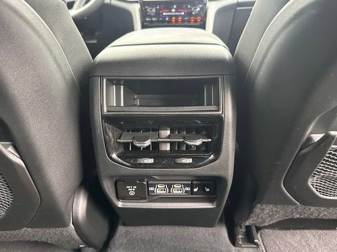 Used 2025 Jeep Grand Cherokee Limited AWD/4WD image 27