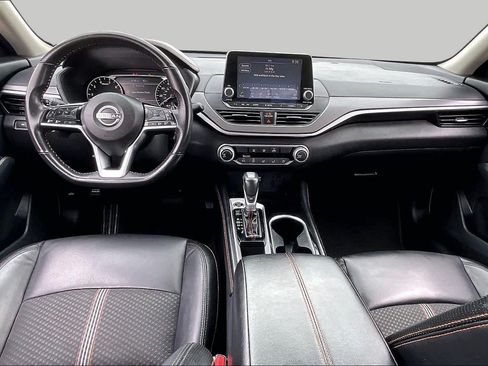 Used 2025 Nissan Altima 2.5 SR FWD image 16