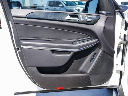 Used 2019 Mercedes-Benz GLS 550 4MATIC image 22