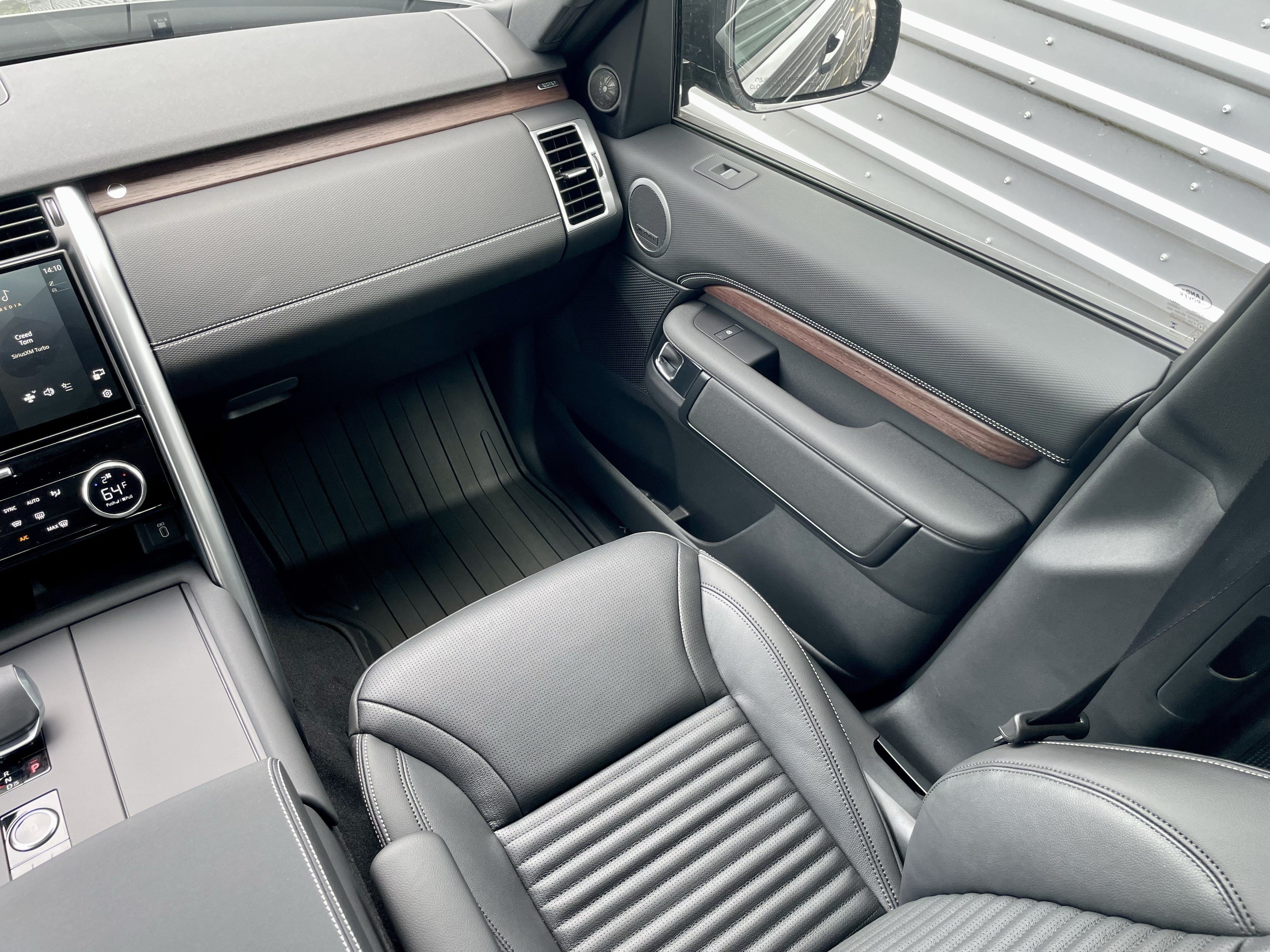 New 2026 Land Rover Discovery Dynamic SE AWD/4WD image 18