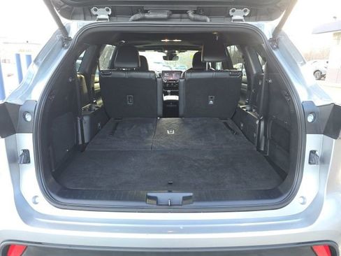 Used 2024 Toyota Highlander XSE image 10