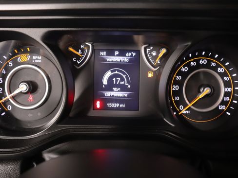 Used 2025 Jeep Wrangler Sport image 4