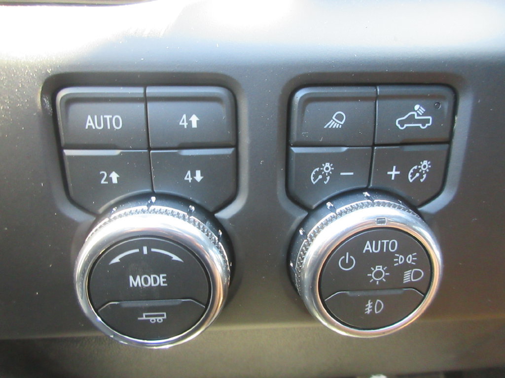 New 2026 GMC Sierra 1500 AT4 w/ AT4 Premium Package AWD/4WD image 17