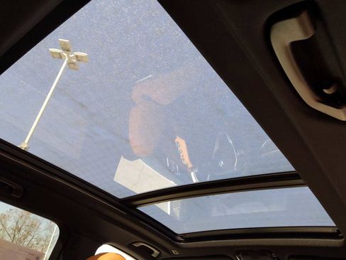 Used 2025 BMW X5 xDrive50e image 22