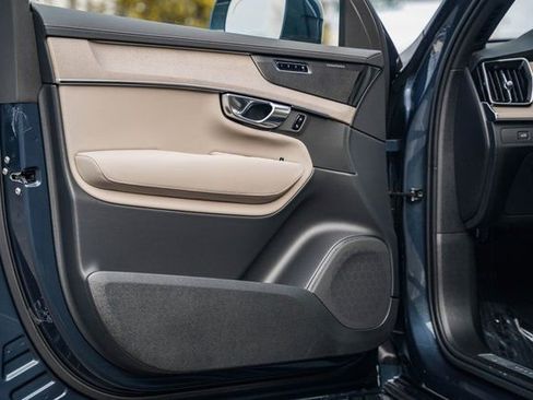 New 2026 Volvo XC90 B6 Plus image 36