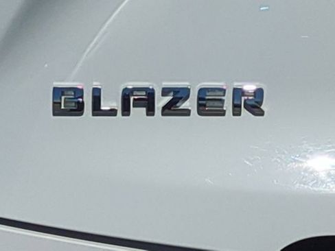 Used 2025 Chevrolet Blazer LT FWD image 10