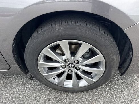 Used 2016 Toyota Camry XLE w/ Moonroof Package FWD image 12