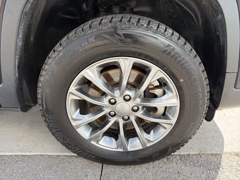 Used 2021 Jeep Cherokee Latitude Lux w/ Sun & Sound Group image 55