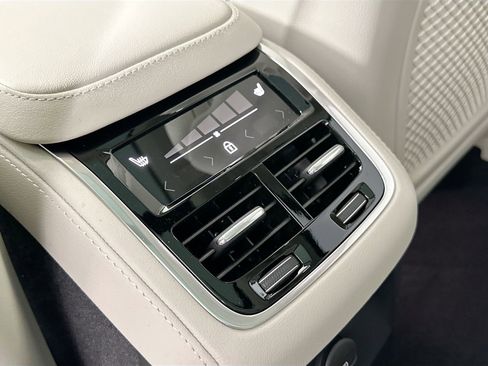 New 2026 Volvo XC90 T8 Ultra w/ Protection Package Premier image 27