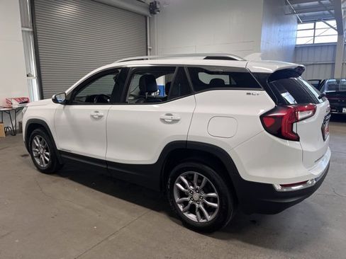 Used 2024 GMC Terrain SLT image 5