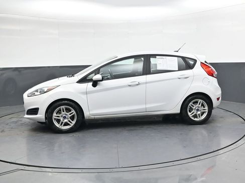 Used 2018 Ford Fiesta SE image 8