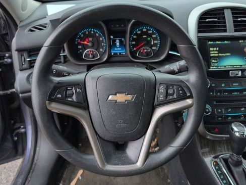 Used 2015 Chevrolet Malibu LT w/ Power Convenience Package image 10