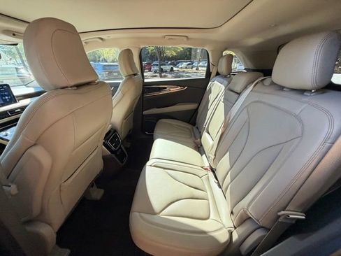 Certified 2022 Lincoln Nautilus Reserve w/ Equipment Group 201A image 15