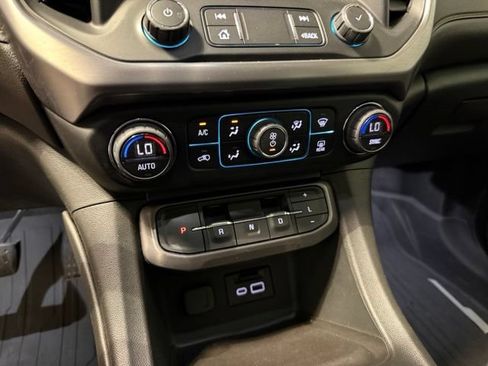 Used 2022 GMC Acadia AT4 w/ Technology Package AWD/4WD image 23