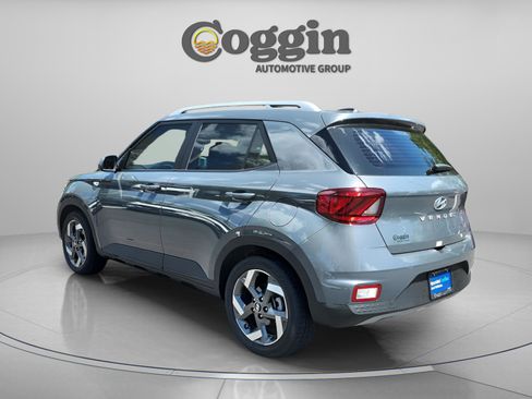 Certified 2026 Hyundai Venue SEL FWD image 3