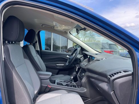 Used 2017 Ford Escape SE w/ Equipment Group 201A image 16