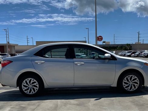 Used 2017 Toyota Corolla LE FWD image 4