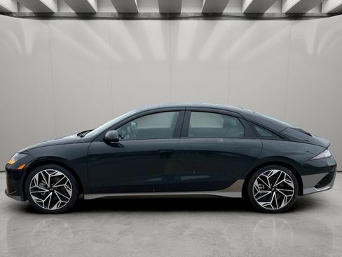 Used 2023 Hyundai Ioniq 6 SEL RWD image 2