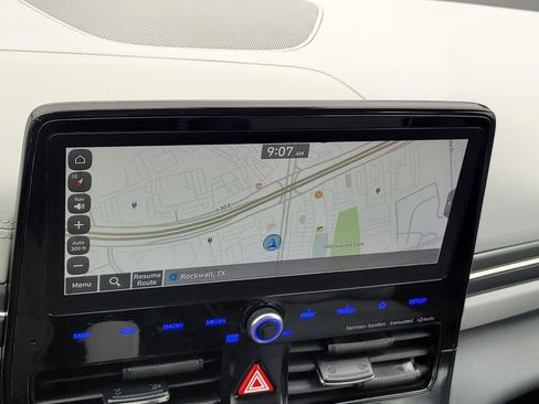 Used 2020 Hyundai Ioniq Limited image 24