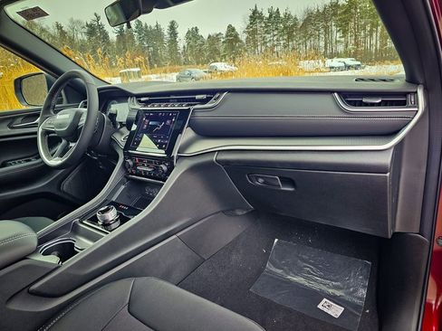 New 2025 Jeep Grand Cherokee Laredo X w/ Luxury Tech Group I image 42