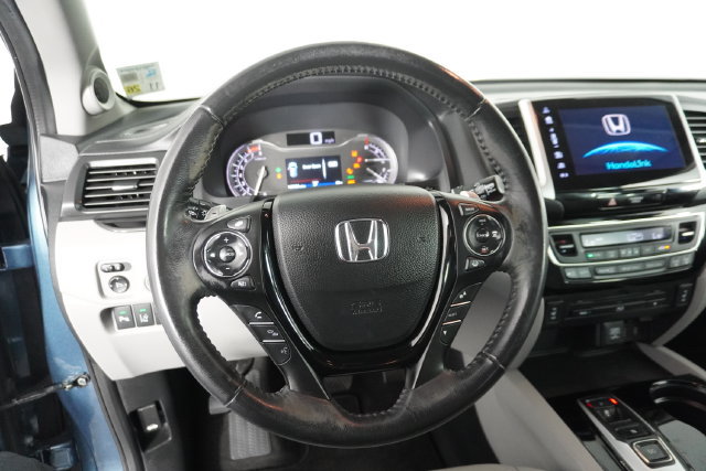 Used 2017 Honda Pilot Touring image 23