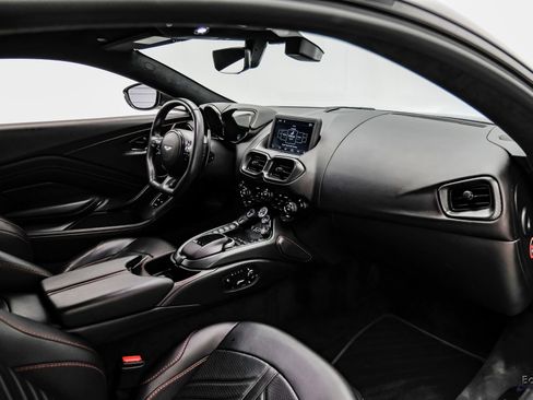 Used 2023 Aston Martin V12 Vantage RWD image 51