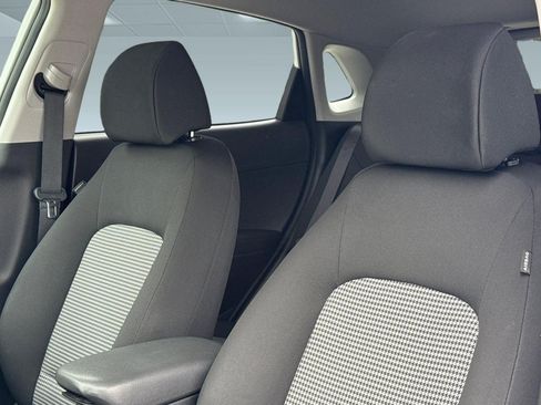 Used 2018 Hyundai Kona SEL FWD image 25