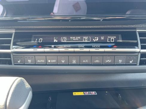 New 2026 Toyota Sienna Platinum AWD/4WD image 19