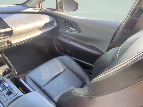 Used 2024 Toyota Prius XLE FWD image 12