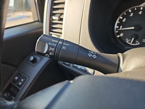 Used 2024 Nissan Frontier SV w/ SV Convenience Package image 28