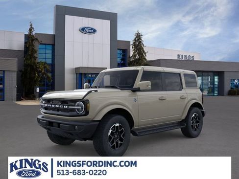New 2025 Ford Bronco Outer Banks AWD/4WD image 1