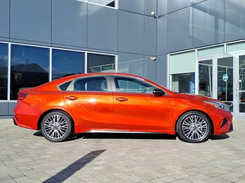 Used 2023 Kia Forte GT-Line w/ GT-Line Premium Package image 2