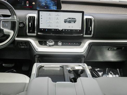 Used 2025 Ford Expedition Platinum AWD/4WD image 29