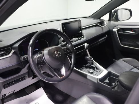 Used 2019 Toyota RAV4 XSE w/ XSE Weather Package AWD/4WD image 15