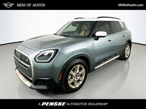 Used 2025 MINI Cooper Countryman SE image 1