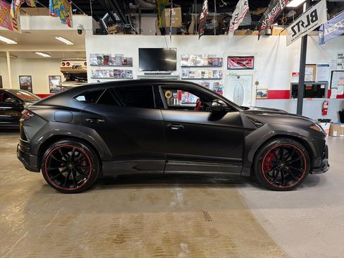 Used 2022 Lamborghini Urus AWD/4WD image 4