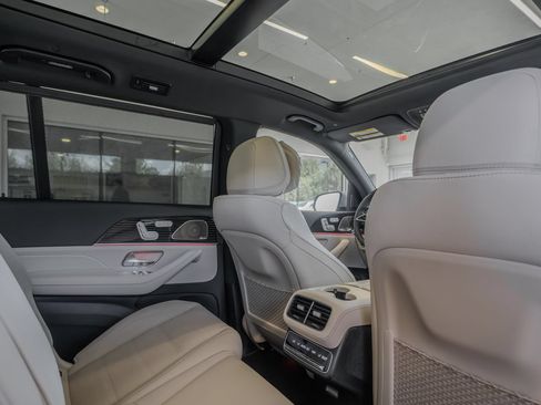 New 2026 Mercedes-Benz GLS 580 4MATIC image 28