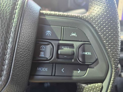 Used 2025 Toyota Tacoma SR5 AWD/4WD image 34