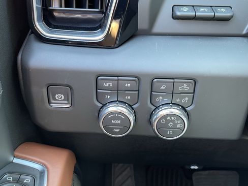 New 2025 GMC Sierra 3500 Denali Ultimate AWD/4WD image 54