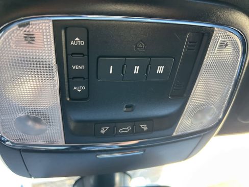 Used 2021 Jeep Grand Cherokee Limited image 37