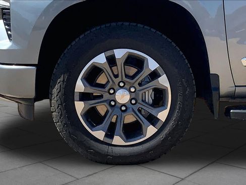 Used 2023 Chevrolet Silverado 1500 High Country w/ Z71 Off-Road Package AWD/4WD image 11