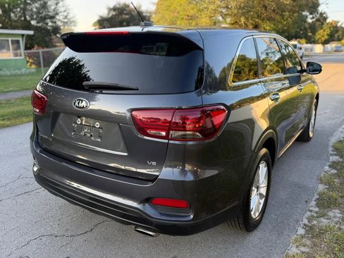 Used 2019 Kia Sorento LX image 6