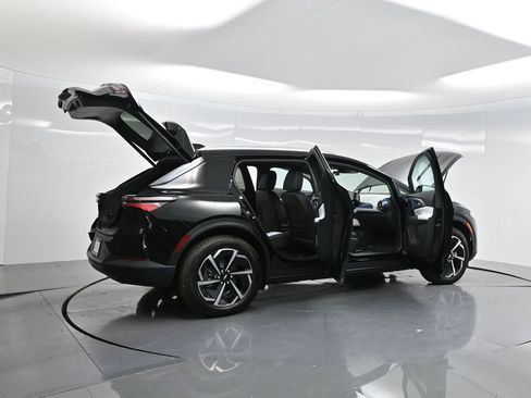 Used 2026 Chevrolet Equinox EV LT image 4