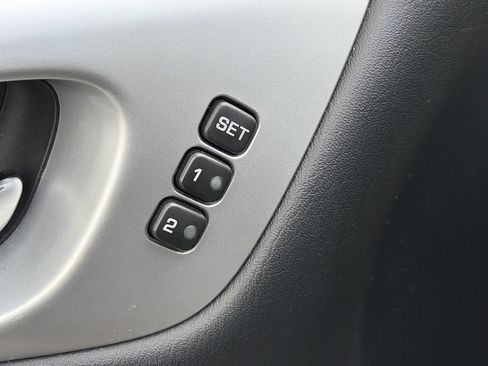 Used 2019 Nissan Pathfinder Platinum w/ Cargo Package FWD image 18