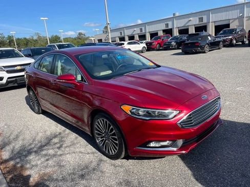 Used 2017 Ford Fusion SE w/ Fusion SE Technology Package FWD image 8