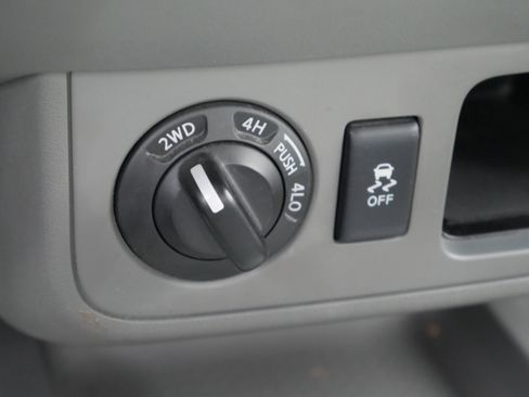 Used 2017 Nissan Frontier SV w/ Moonroof Package image 12